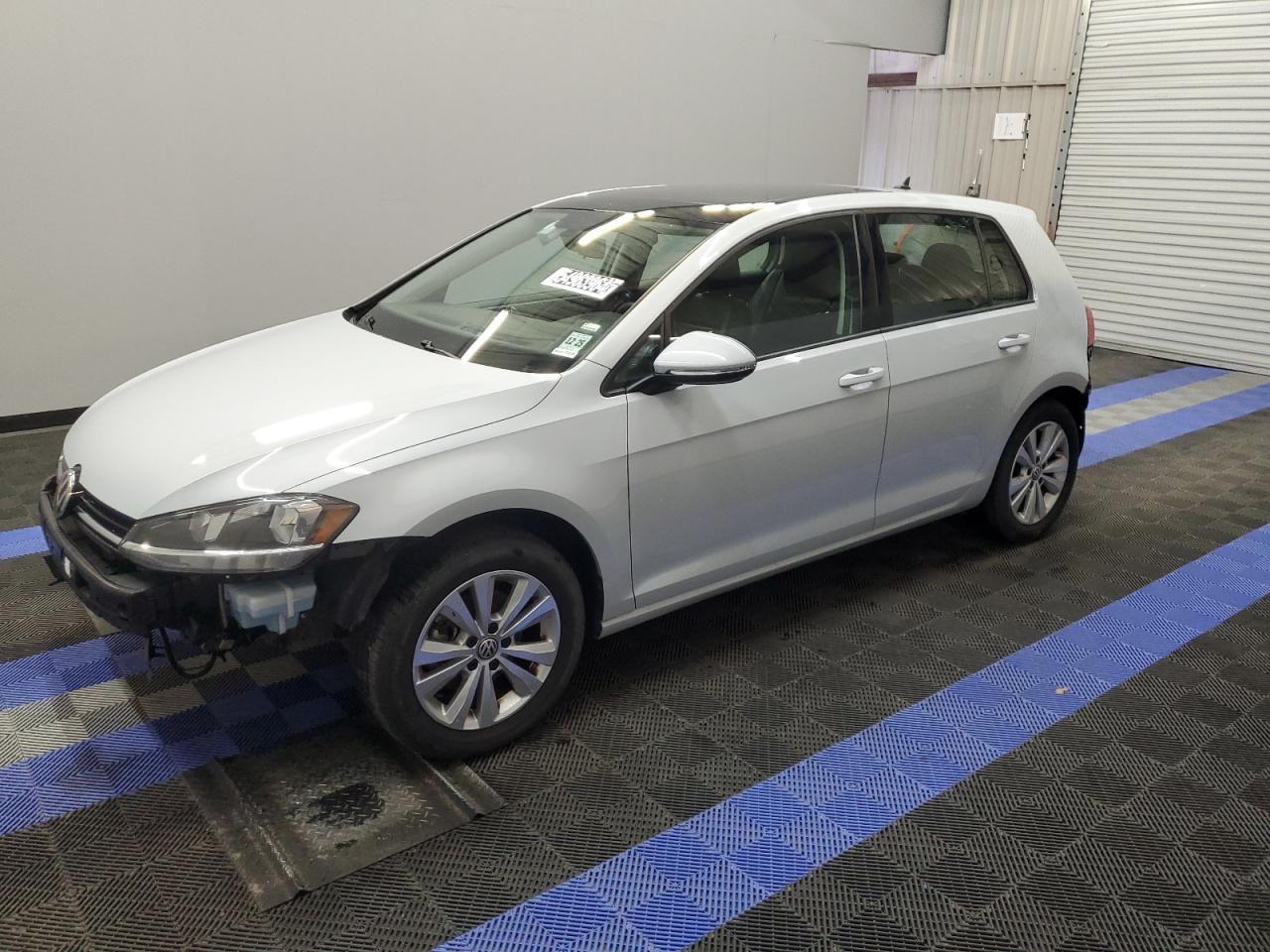 Volkswagen Golf 2021