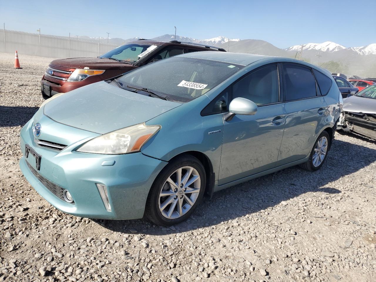 Toyota Prius v 2013