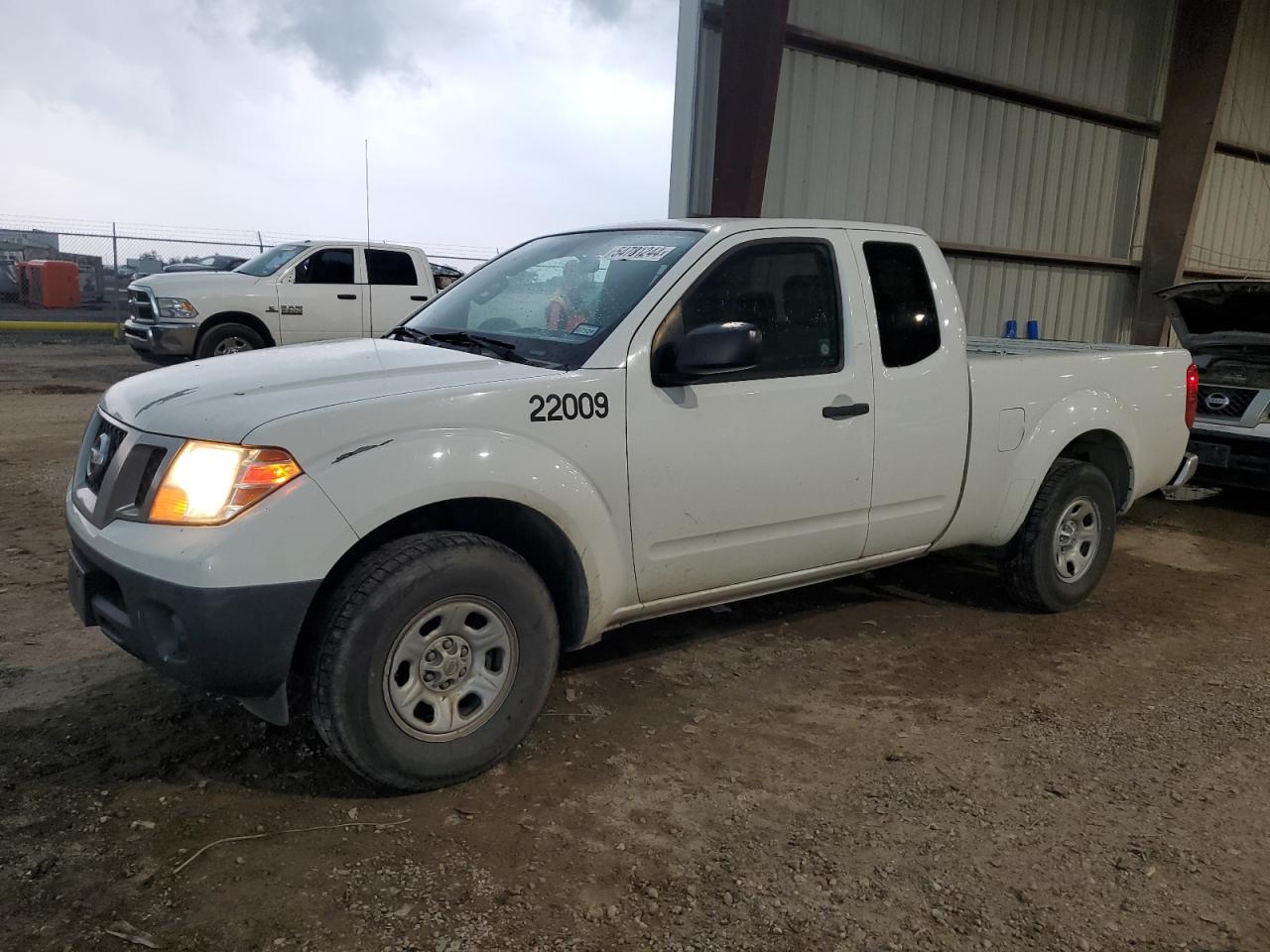 NISSAN FRONTIER 2015