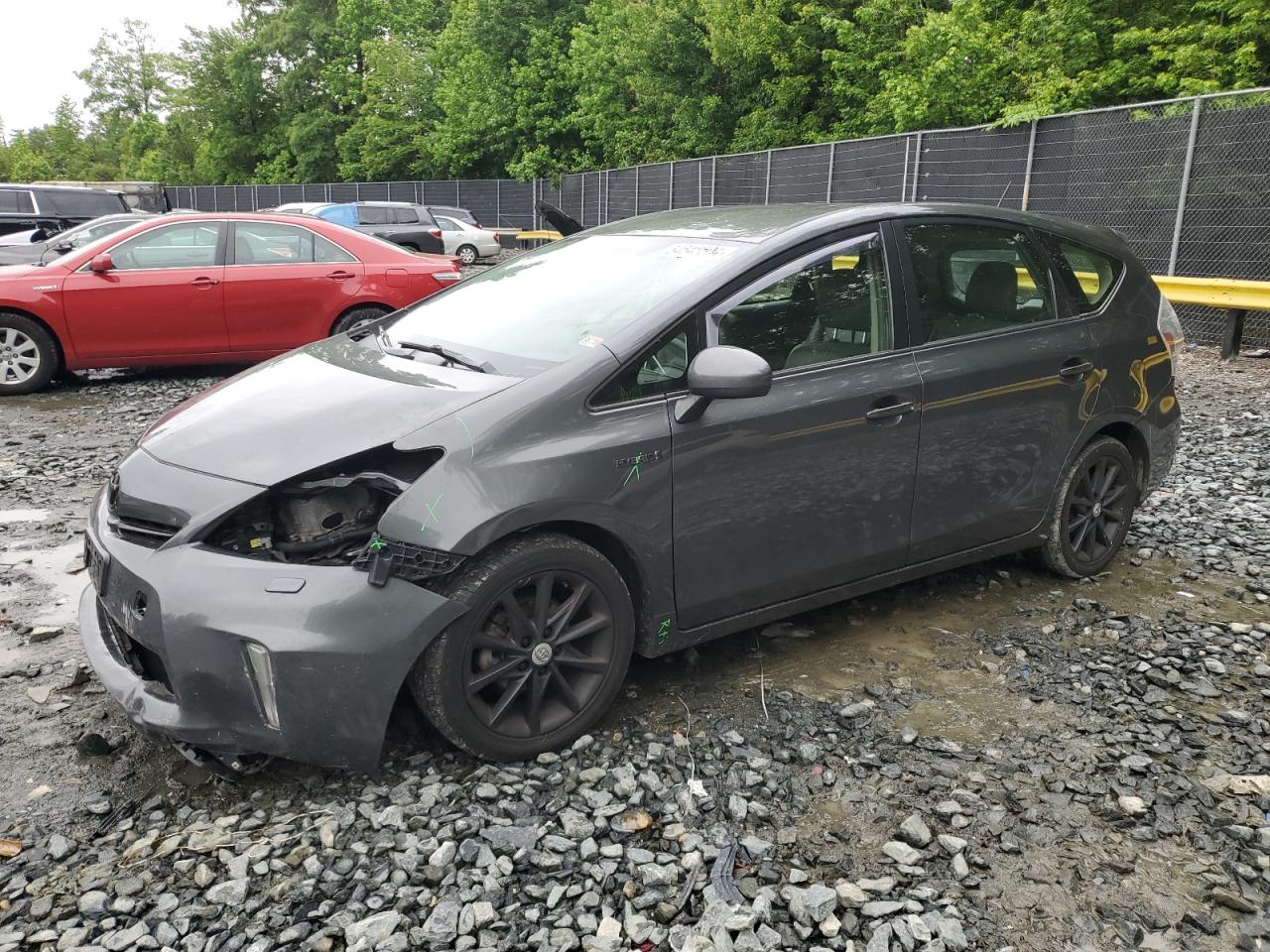 TOYOTA PRIUS V 2013