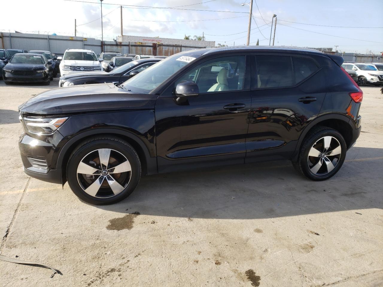 VOLVO XC40 2020