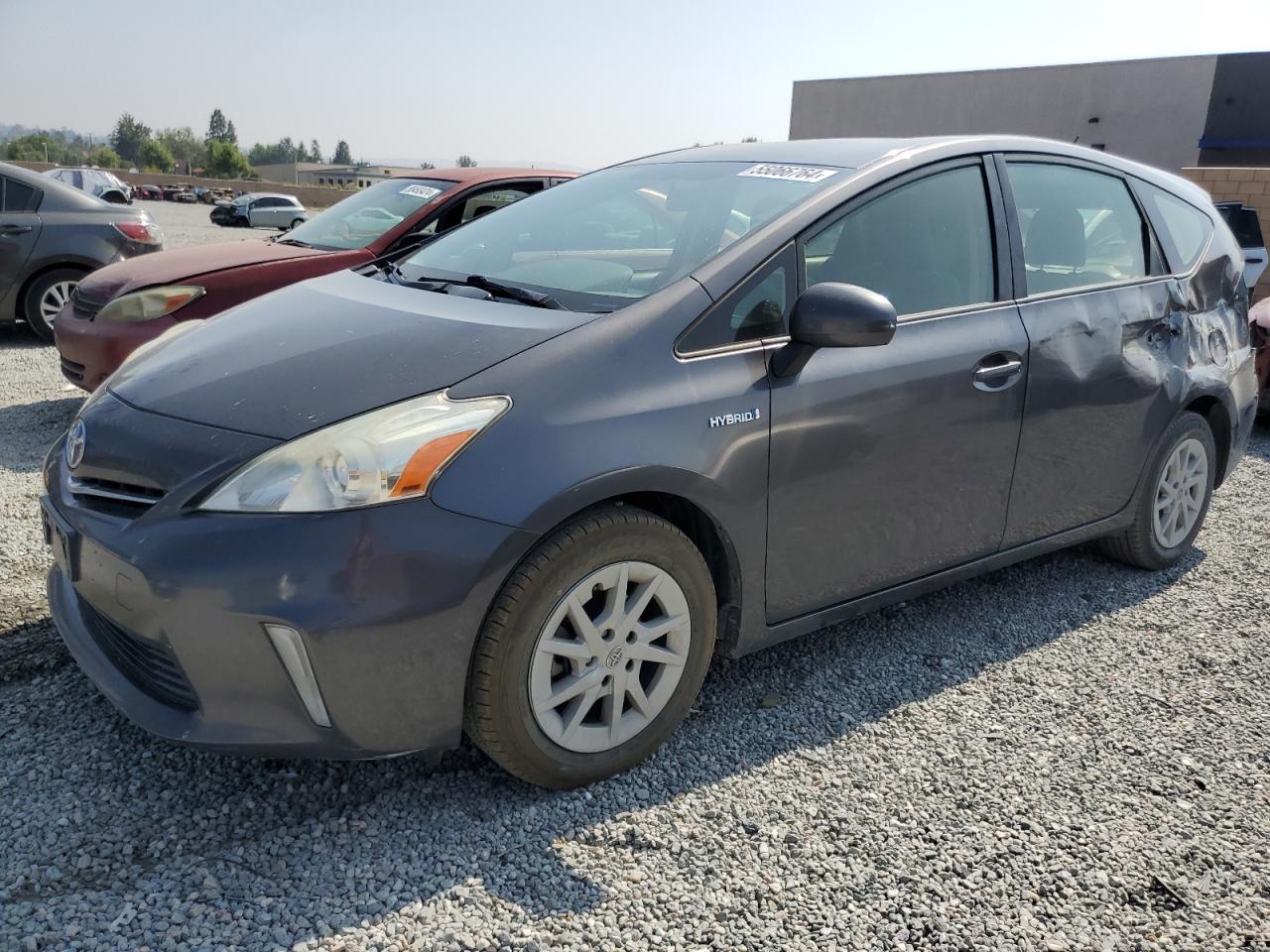 Toyota Prius v 2014