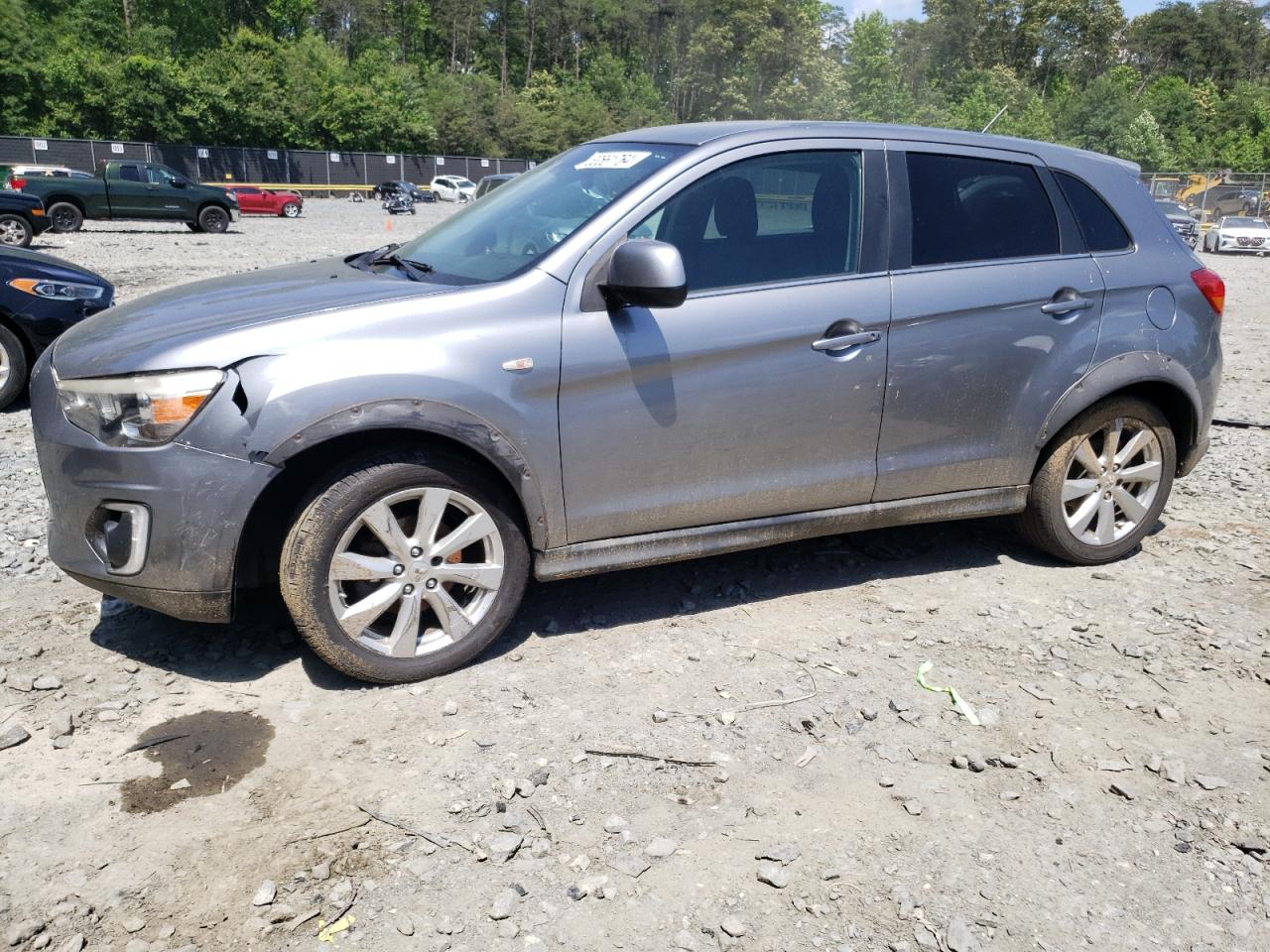 MITSUBISHI OUTLANDER 2015
