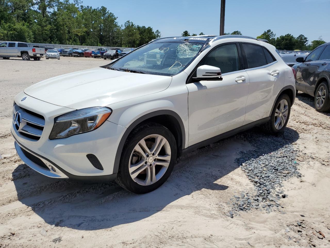 MERCEDES-BENZ GLA-CLASS 2016