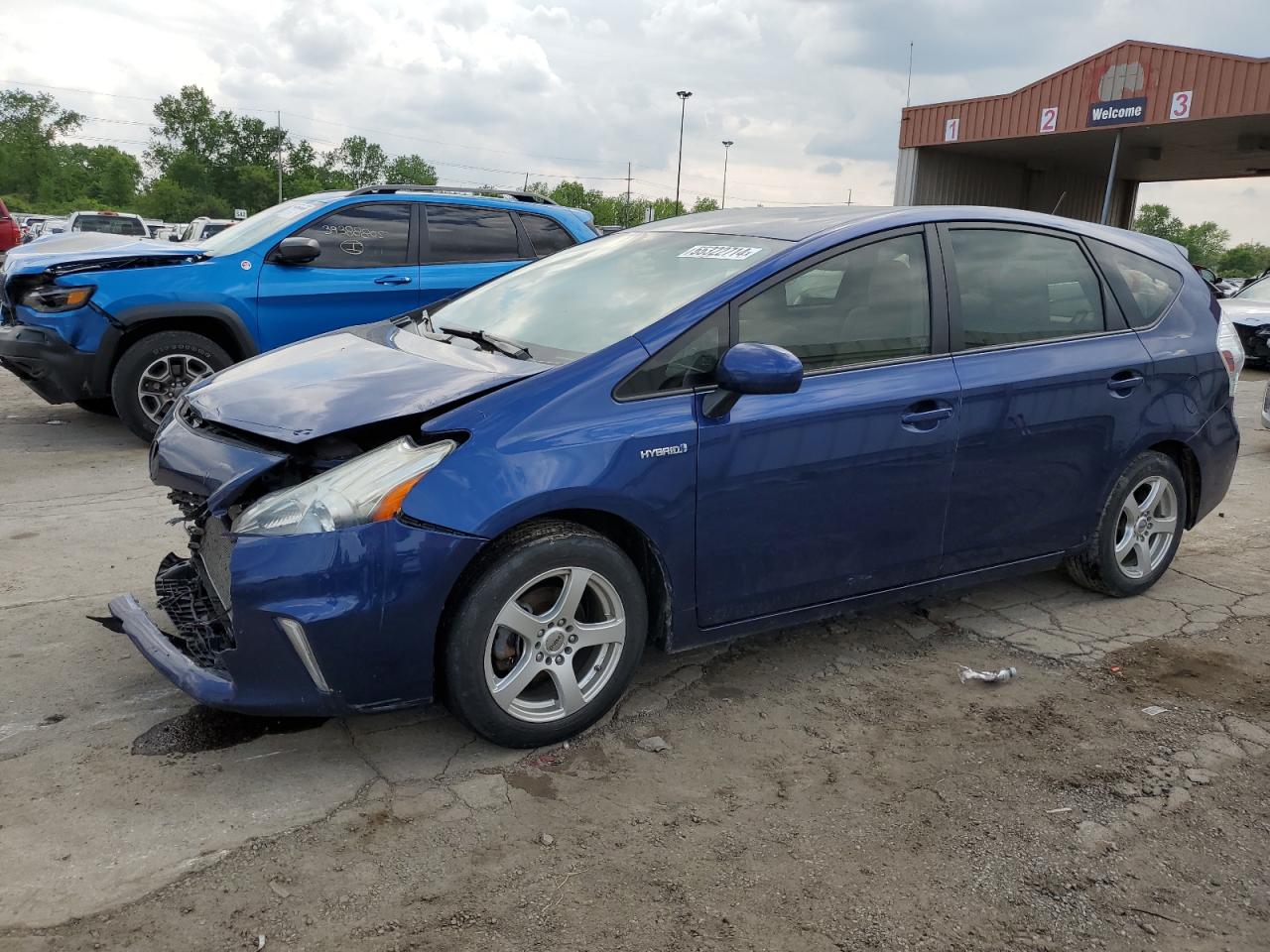 TOYOTA PRIUS V 2012