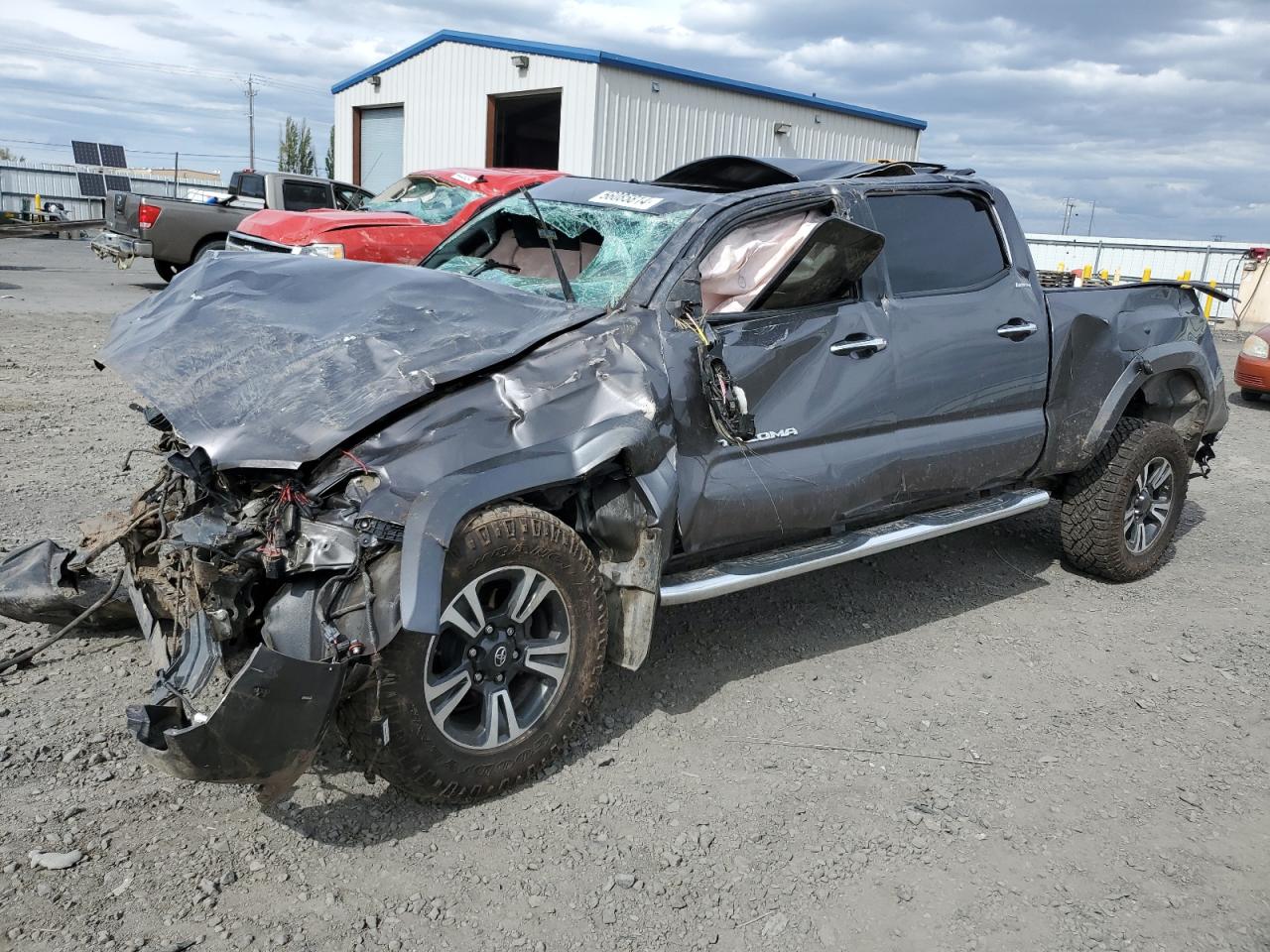 TOYOTA TACOMA 2017