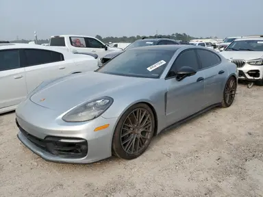 Porsche Panamera 2022