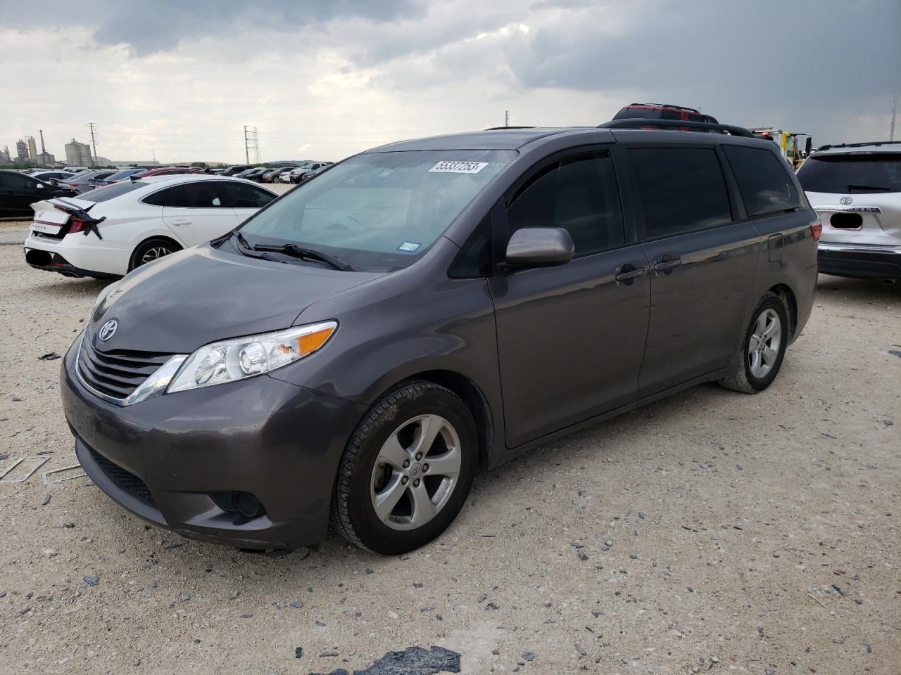 Toyota Sienna 2016