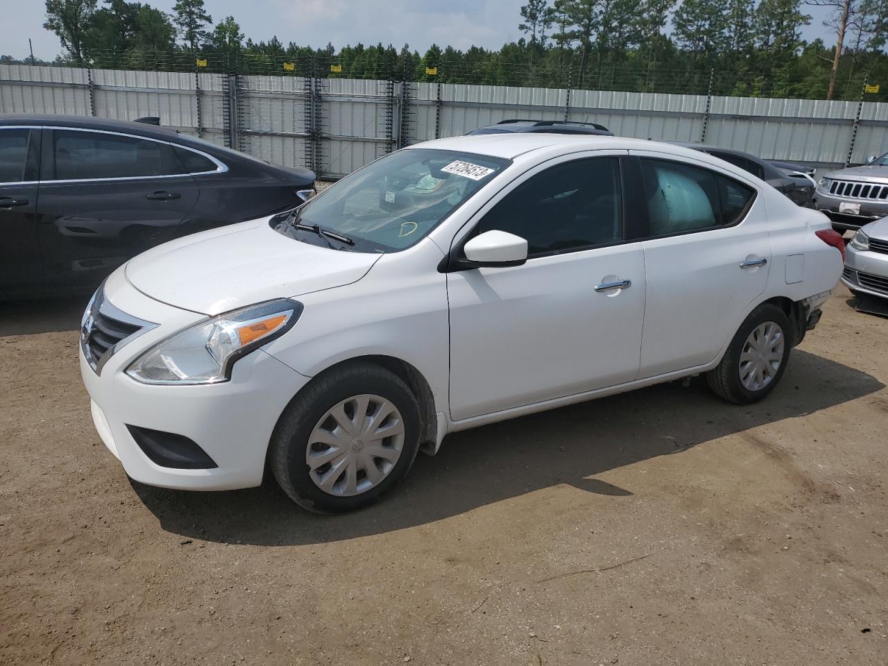 Nissan Versa 2015