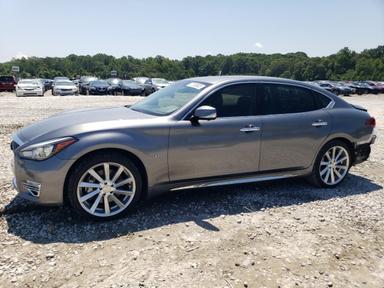 Infiniti Q70 2015