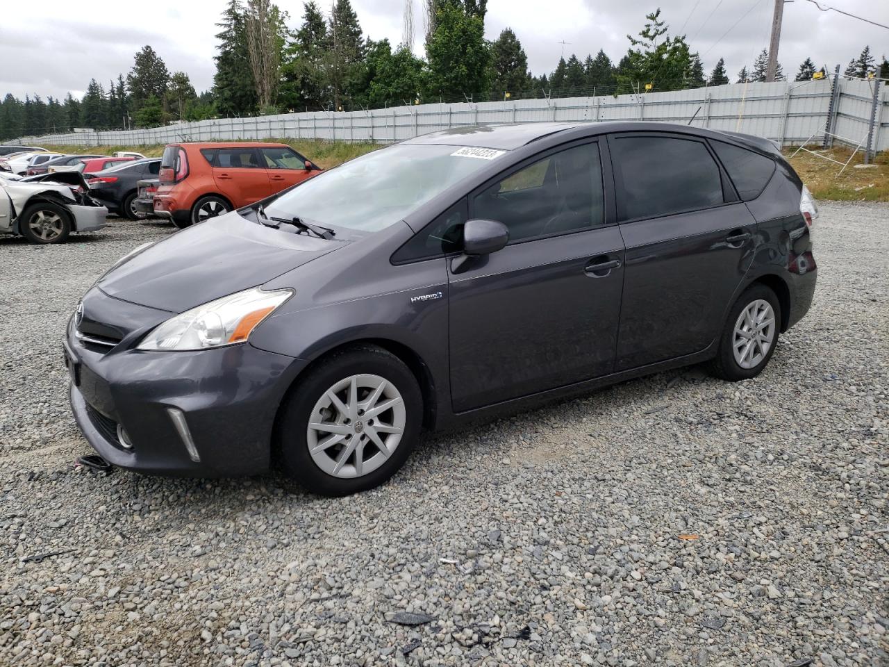 Toyota Prius v 2014
