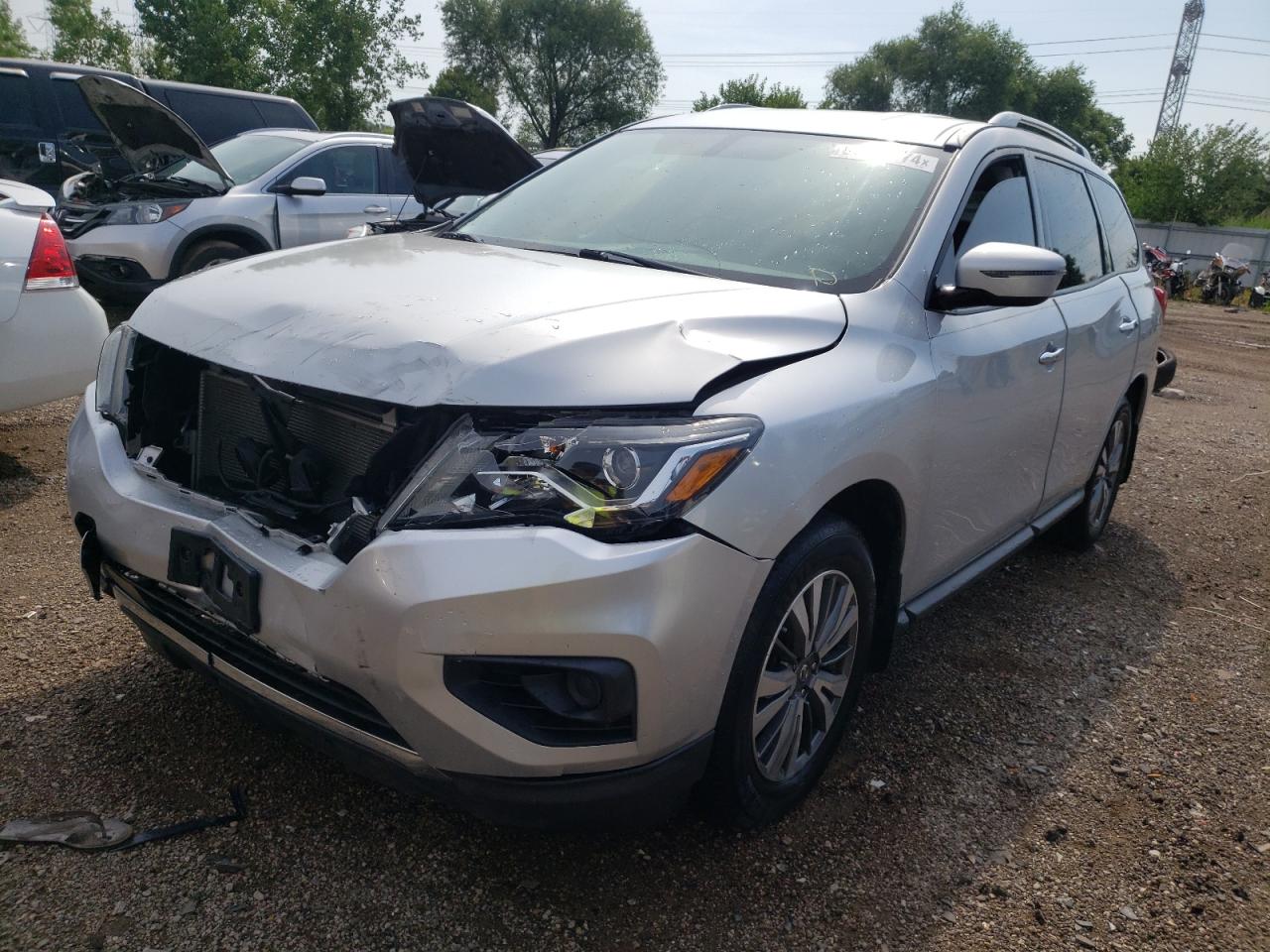 NISSAN PATHFINDER 2017