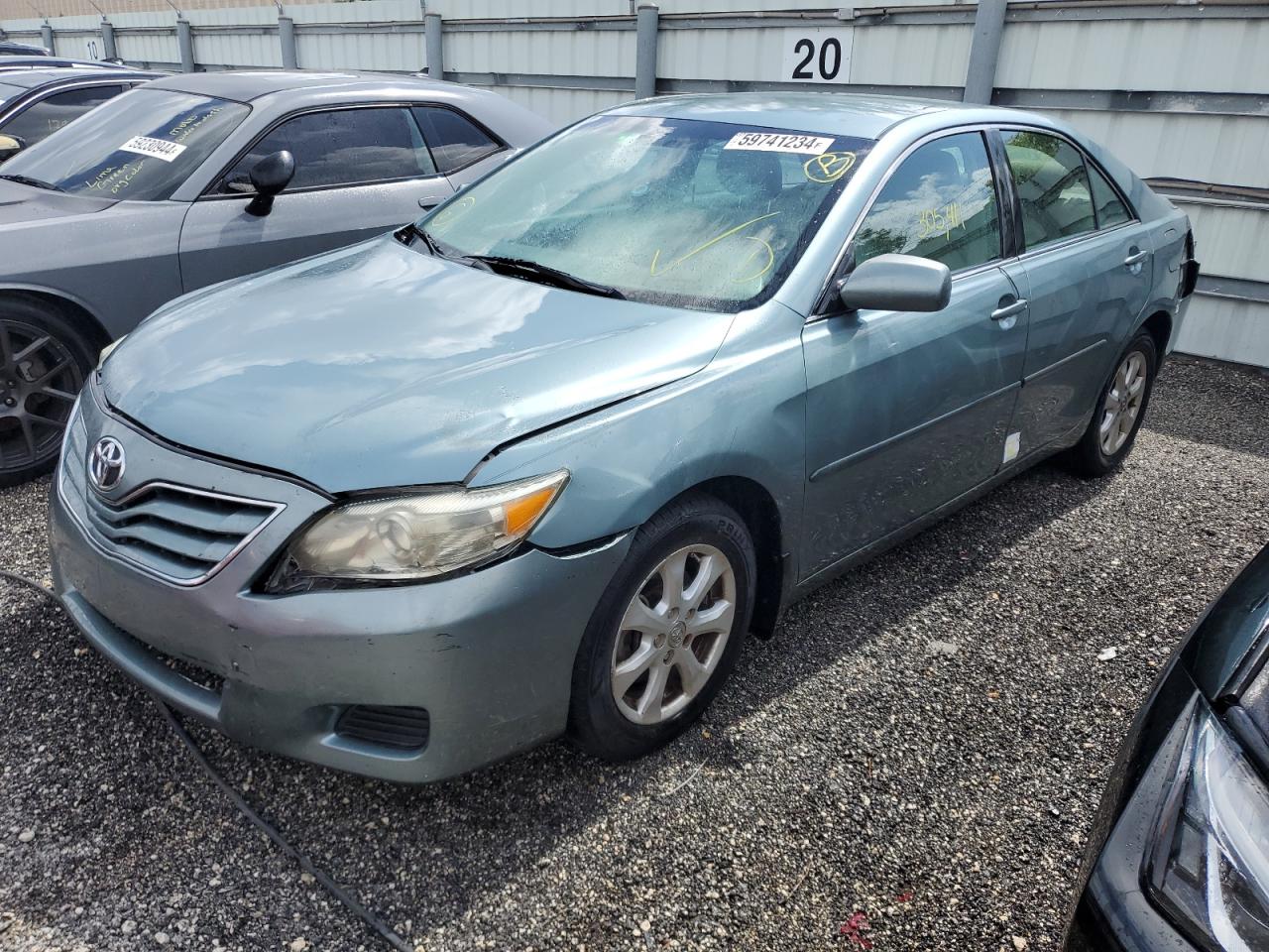 TOYOTA CAMRY 2011