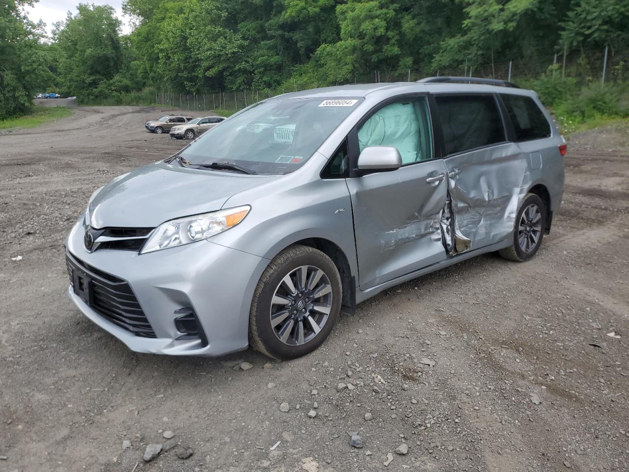 TOYOTA SIENNA LE 2019