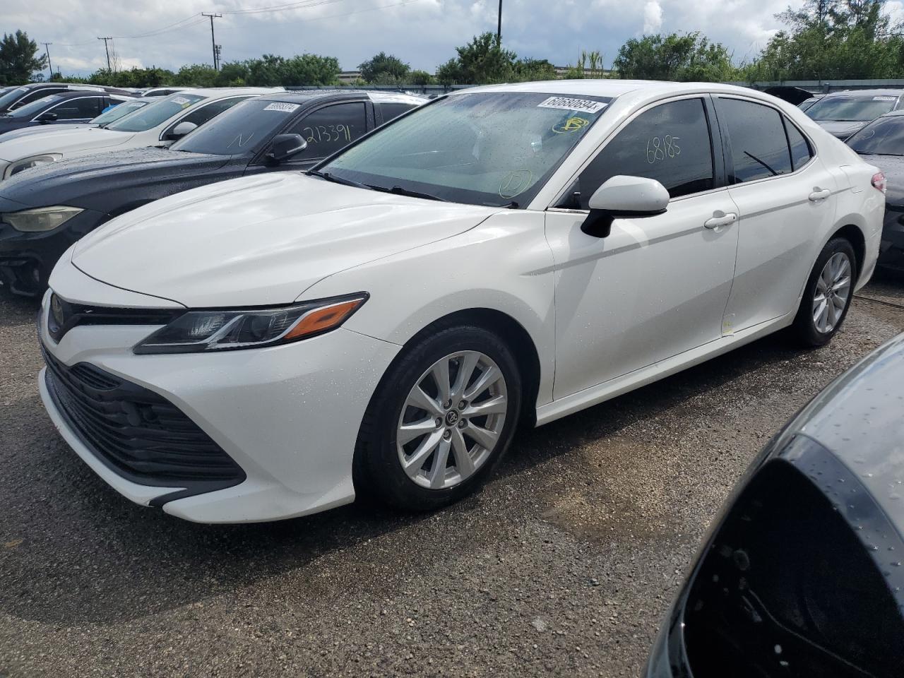 TOYOTA CAMRY 2018