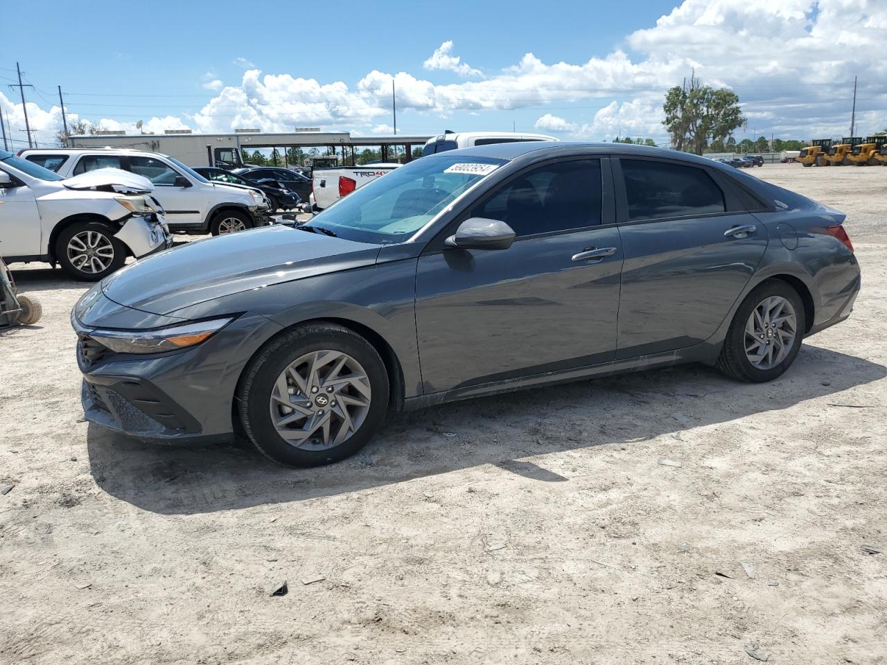 HYUNDAI ELANTRA 2024