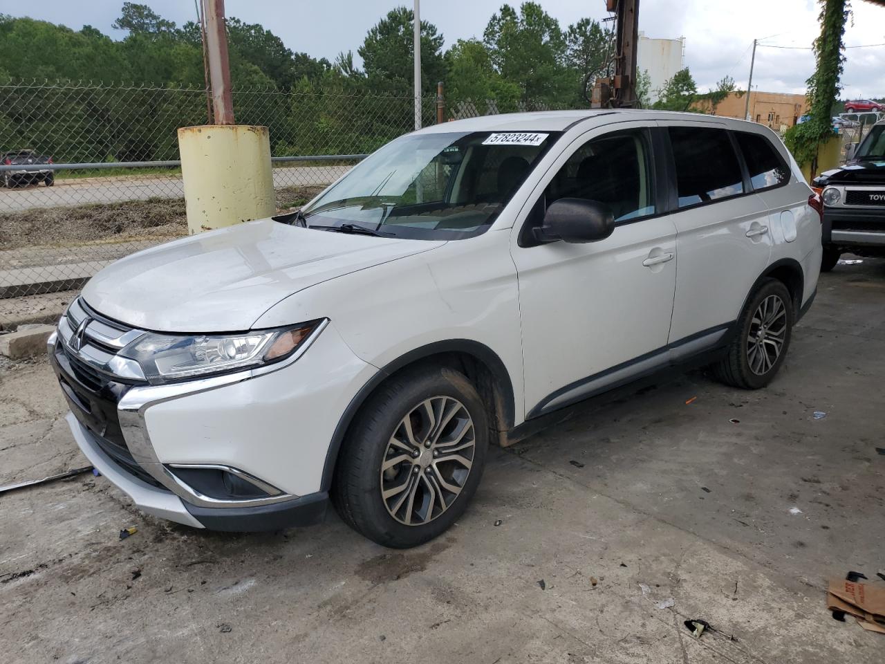 MITSUBISHI OUTLANDER 2016