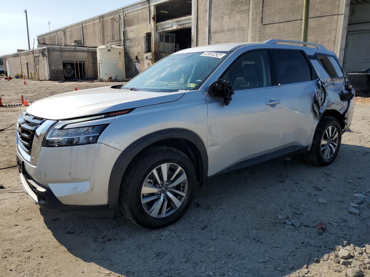 NISSAN PATHFINDER 2023