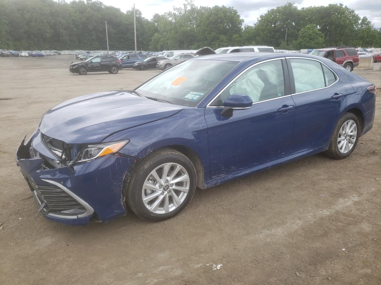 TOYOTA CAMRY LE 2024