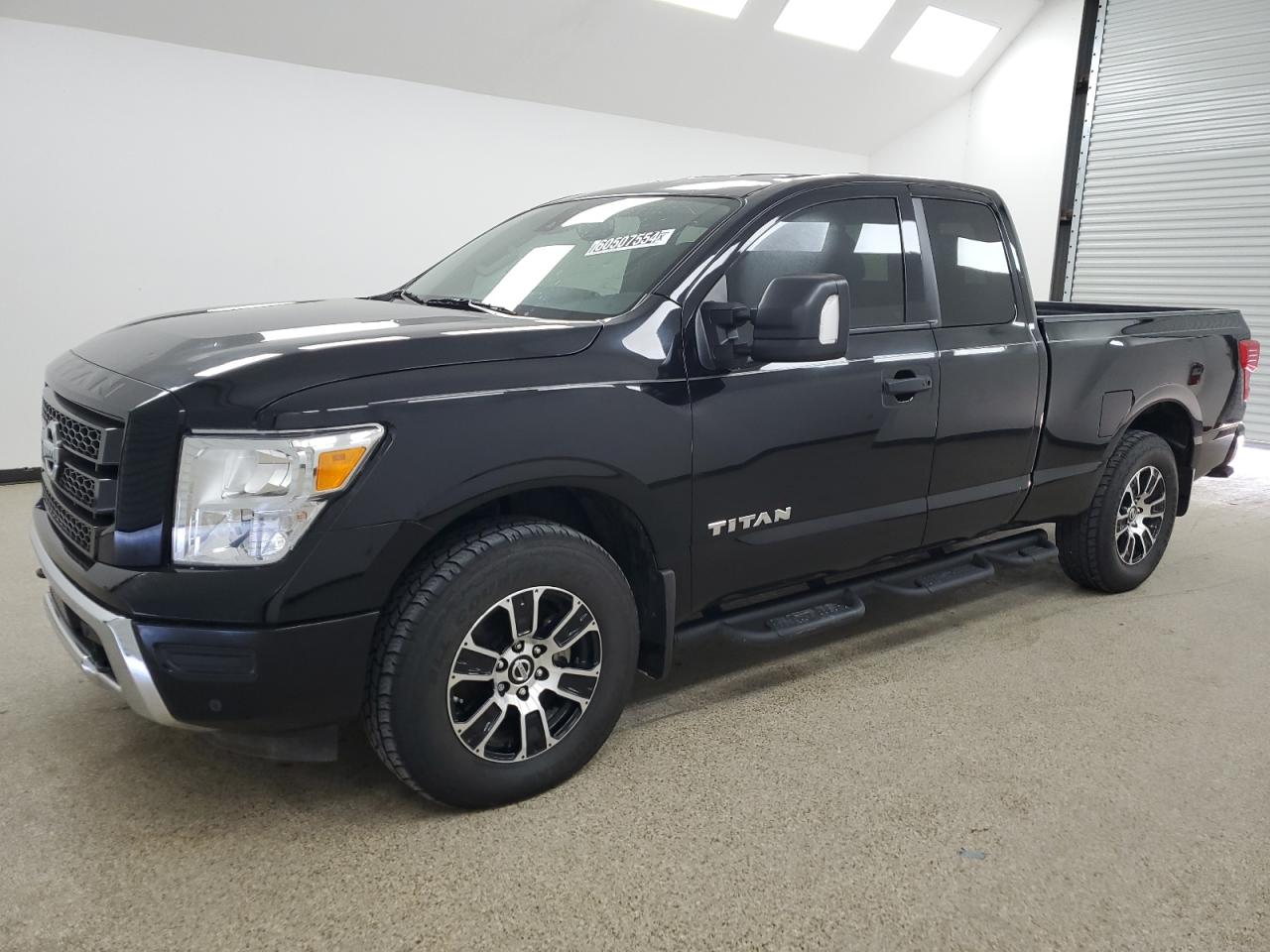 NISSAN TITAN 2022