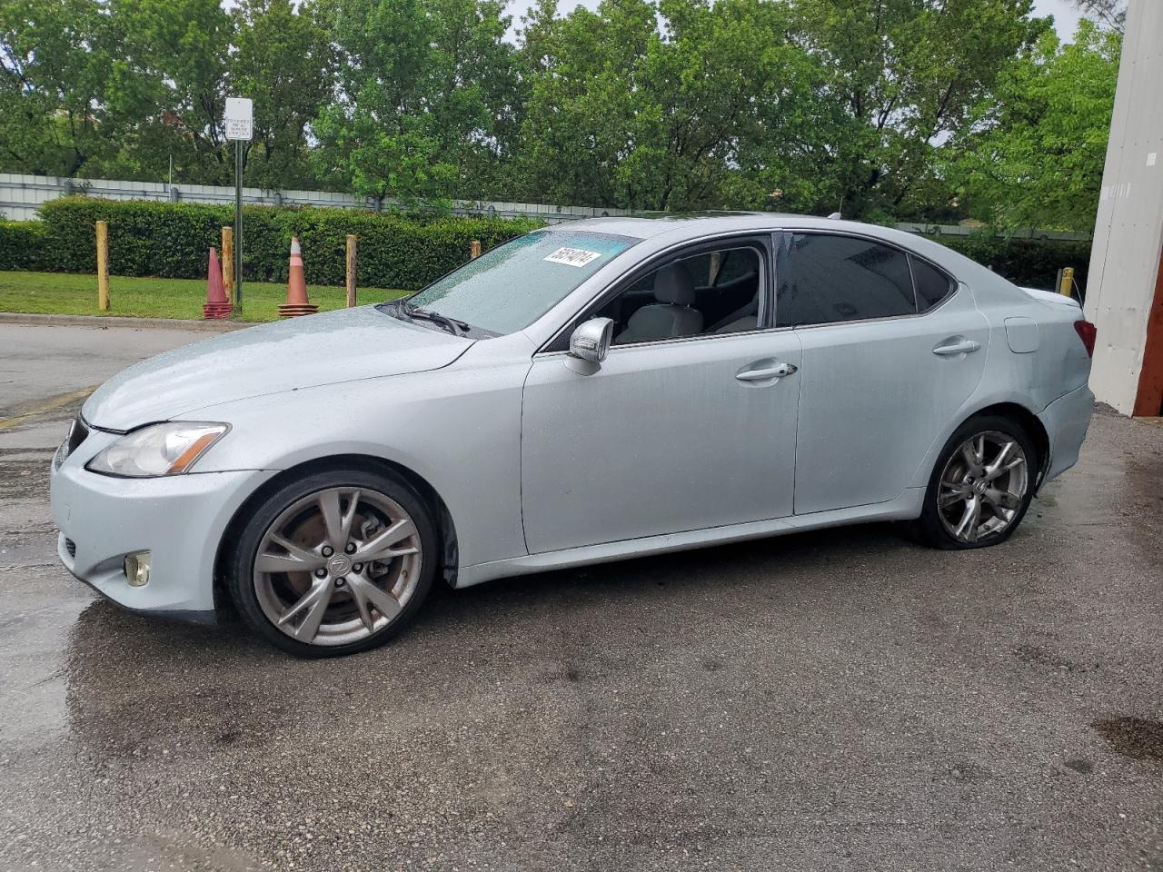 LEXUS IS 2010
