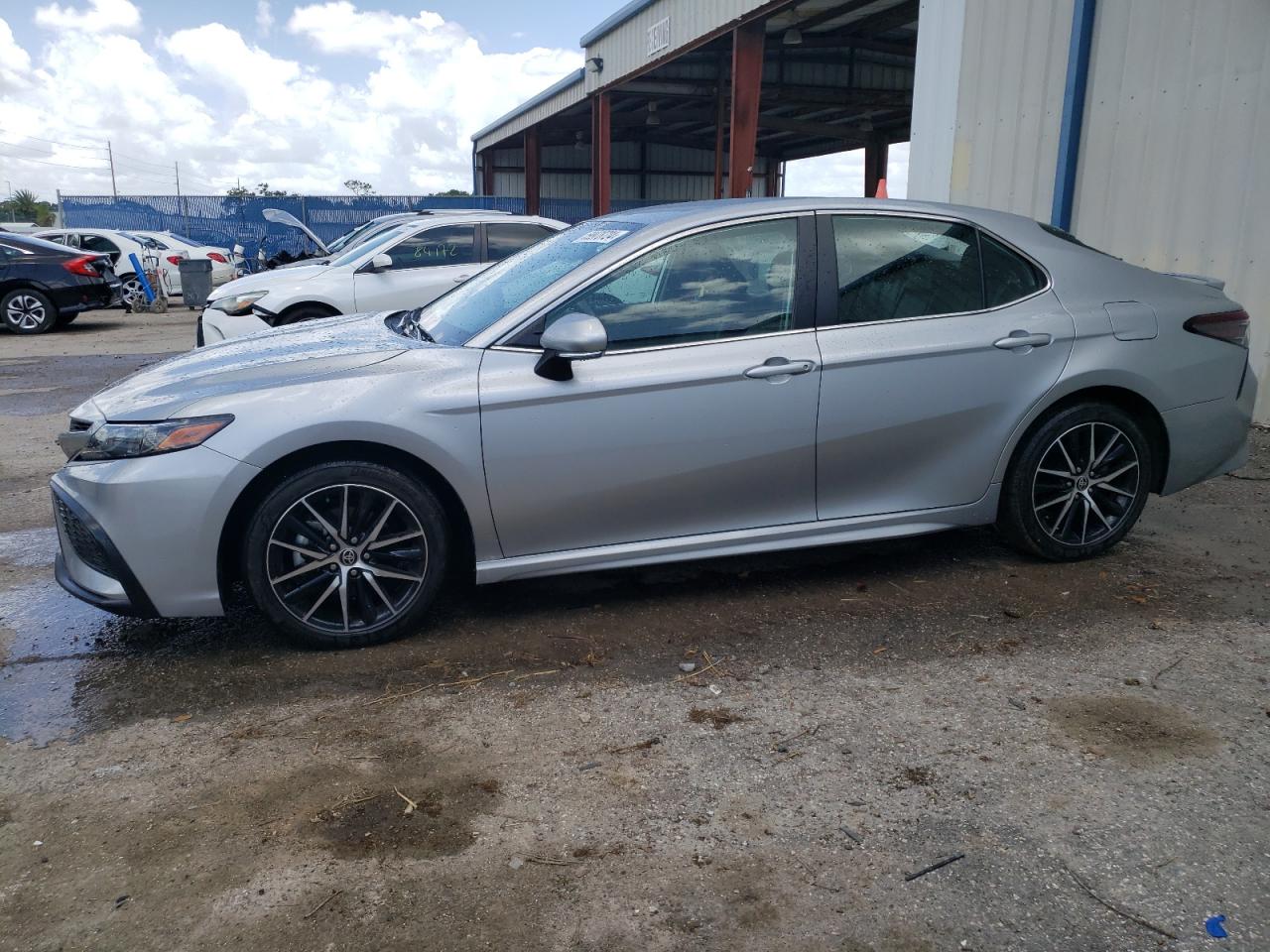 TOYOTA CAMRY 2022