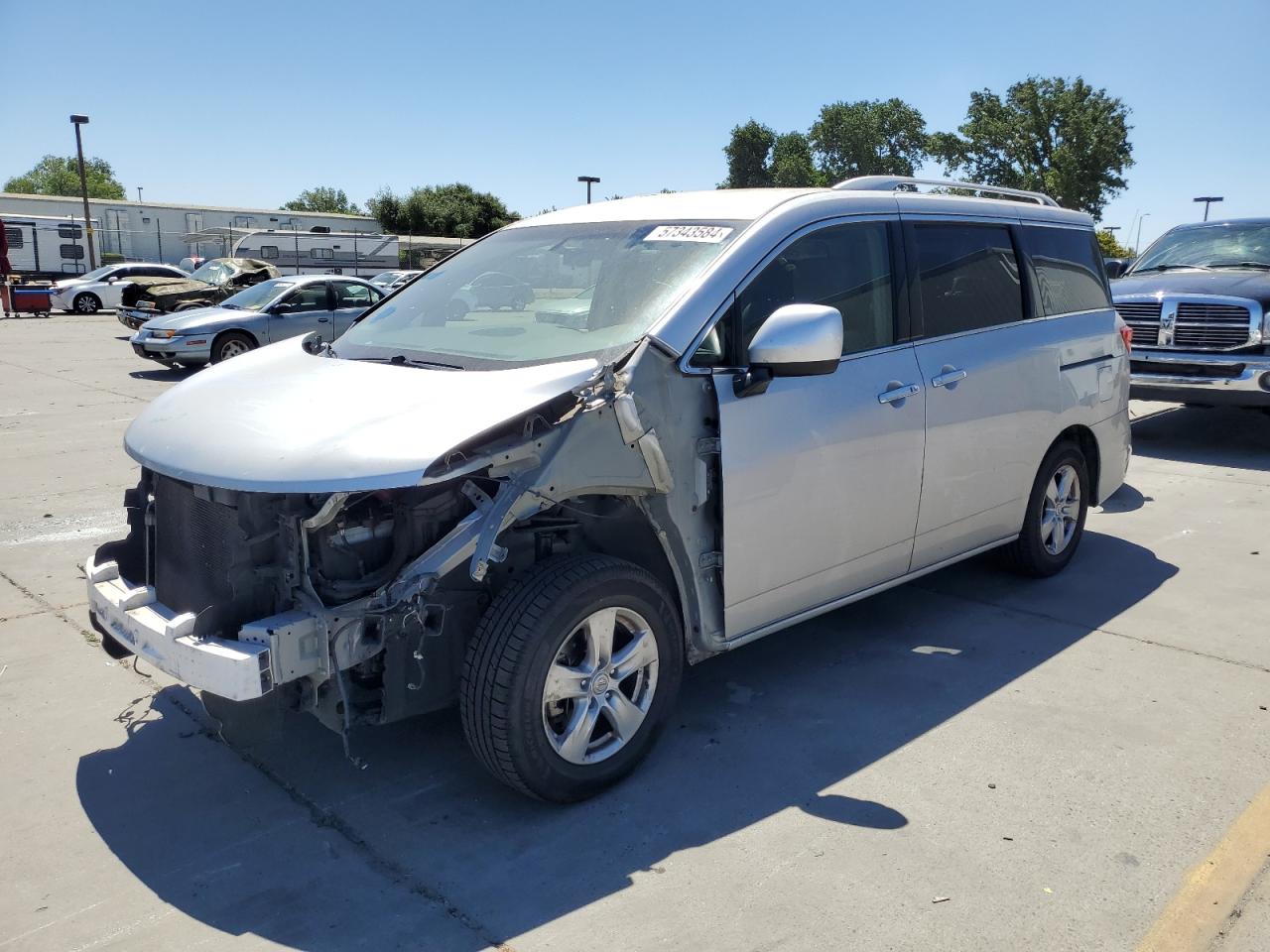 NISSAN QUEST 2017