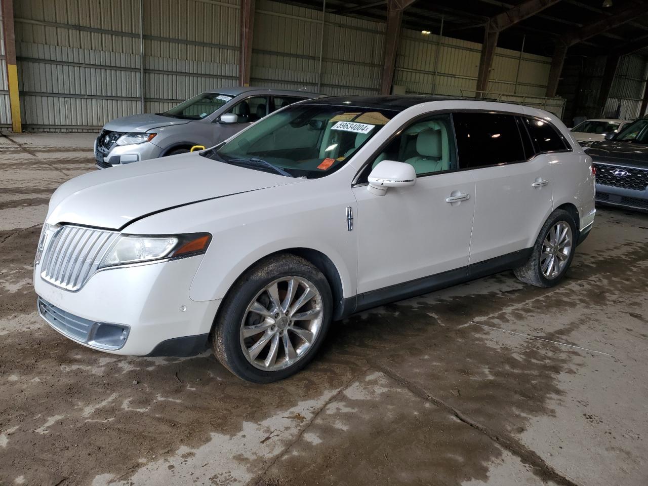LINCOLN MKT 2011