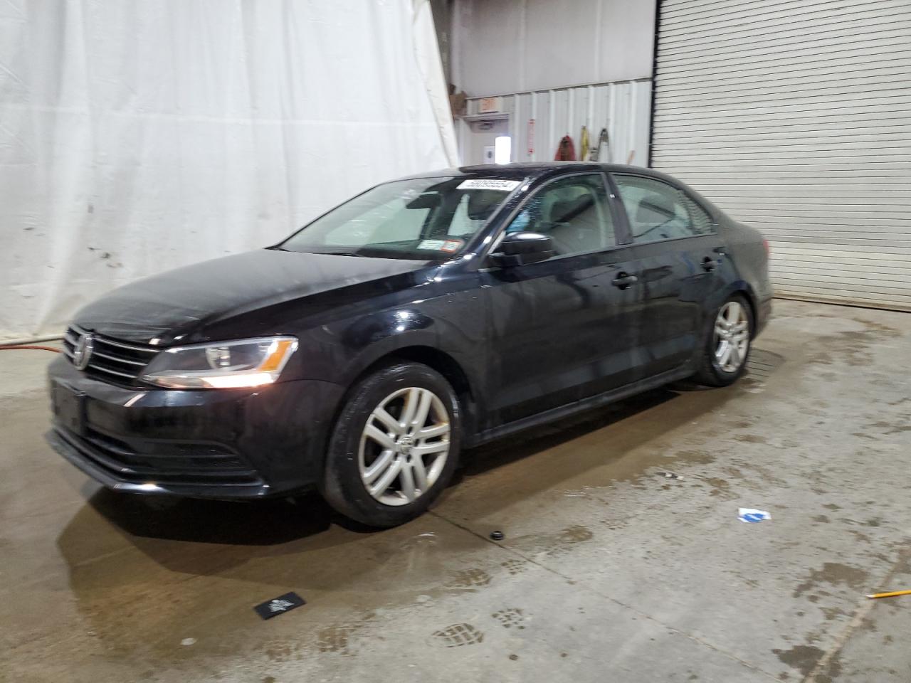 VOLKSWAGEN JETTA BASE 2015