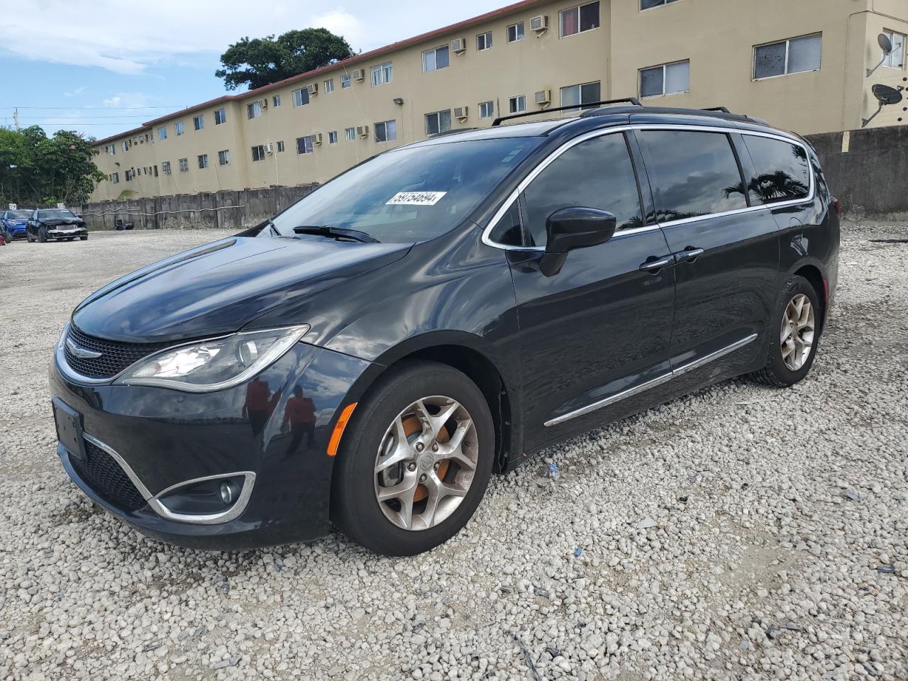 CHRYSLER PACIFICA 2017