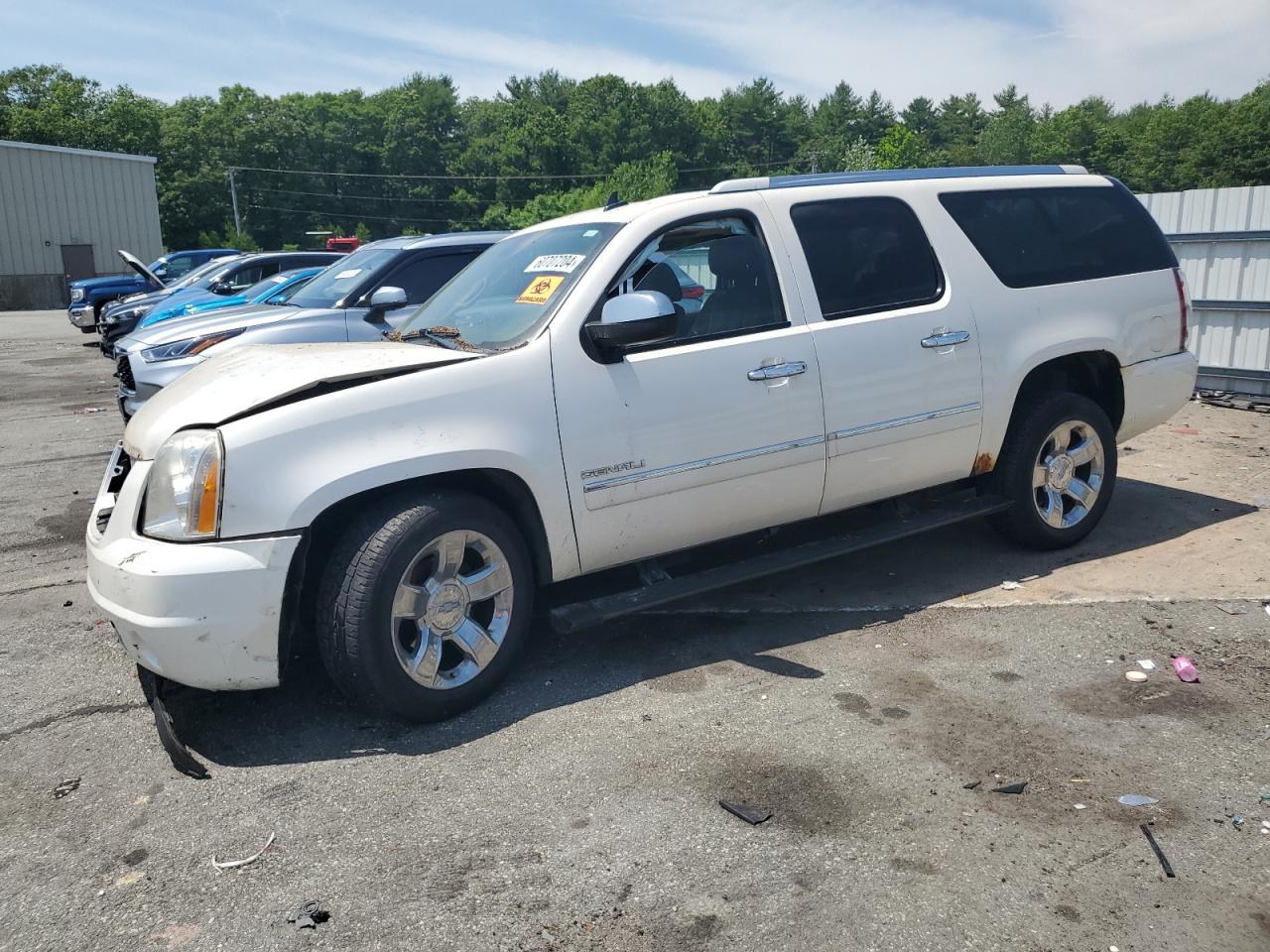 GMC YUKON XL D 2011