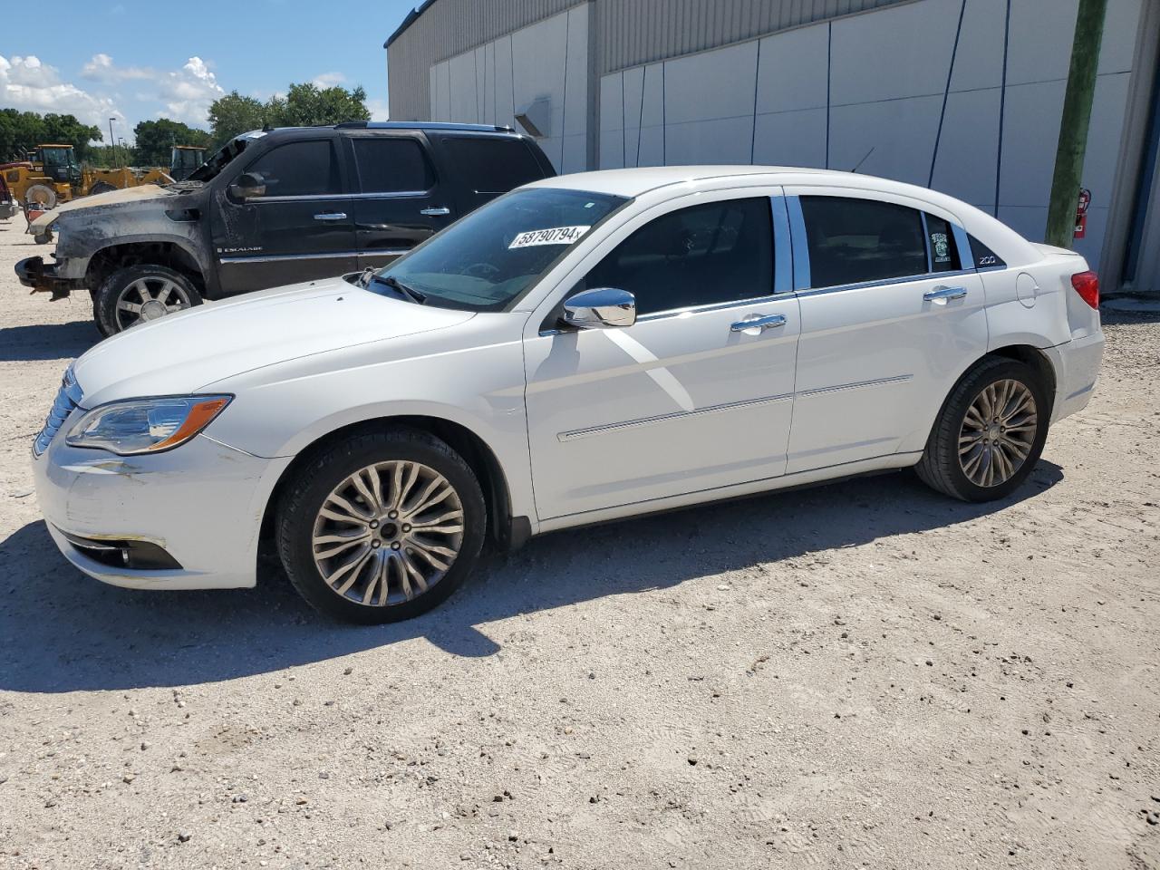 CHRYSLER 200 2013