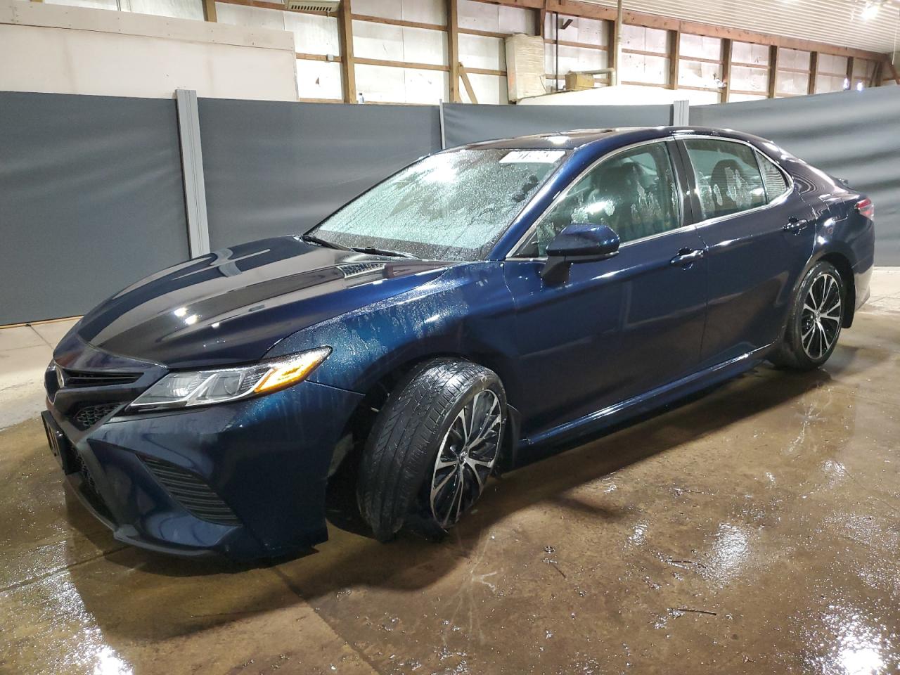 TOYOTA CAMRY 2018