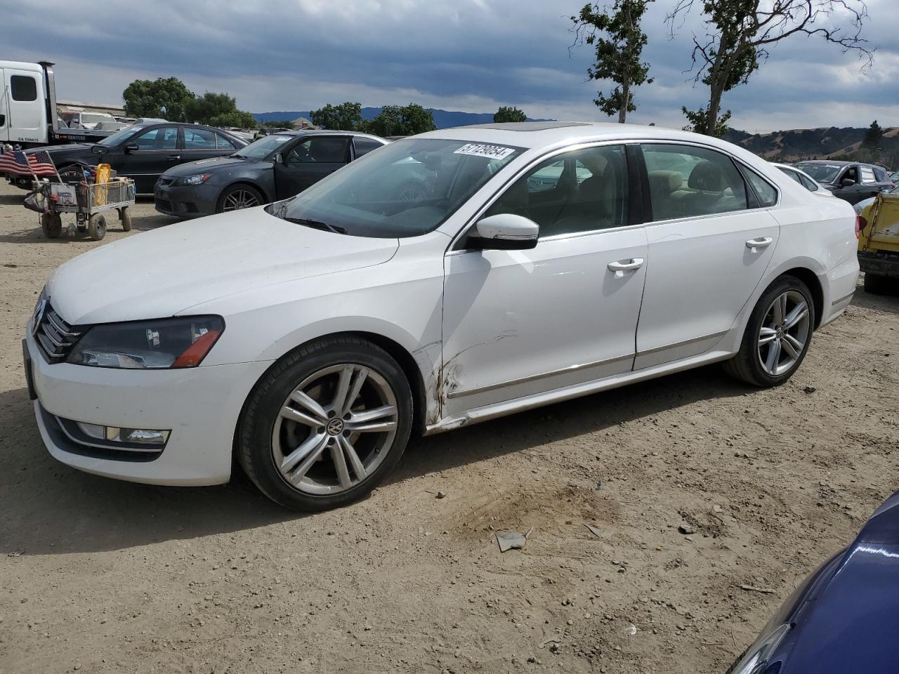 VOLKSWAGEN PASSAT 2012