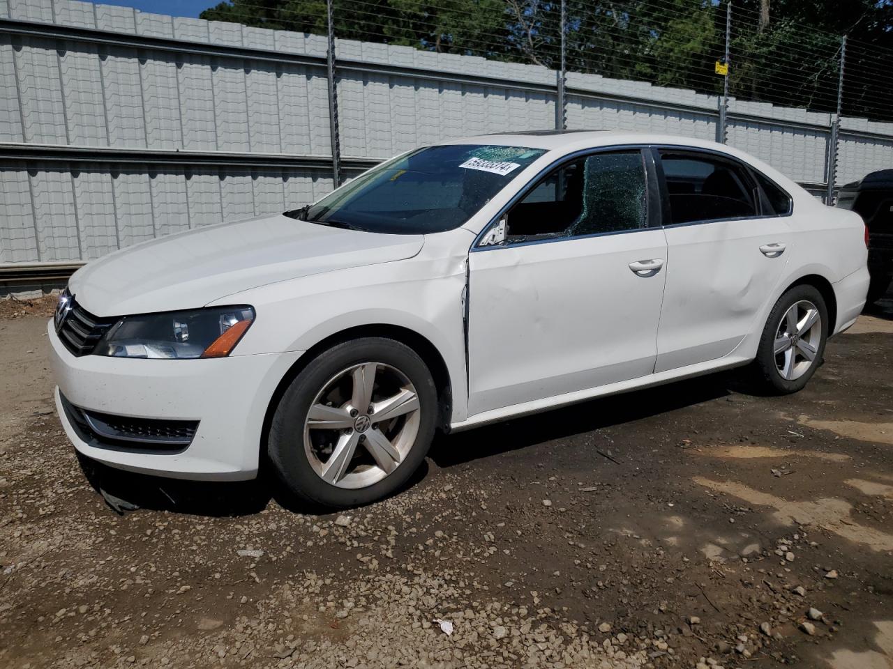 VOLKSWAGEN PASSAT 2013