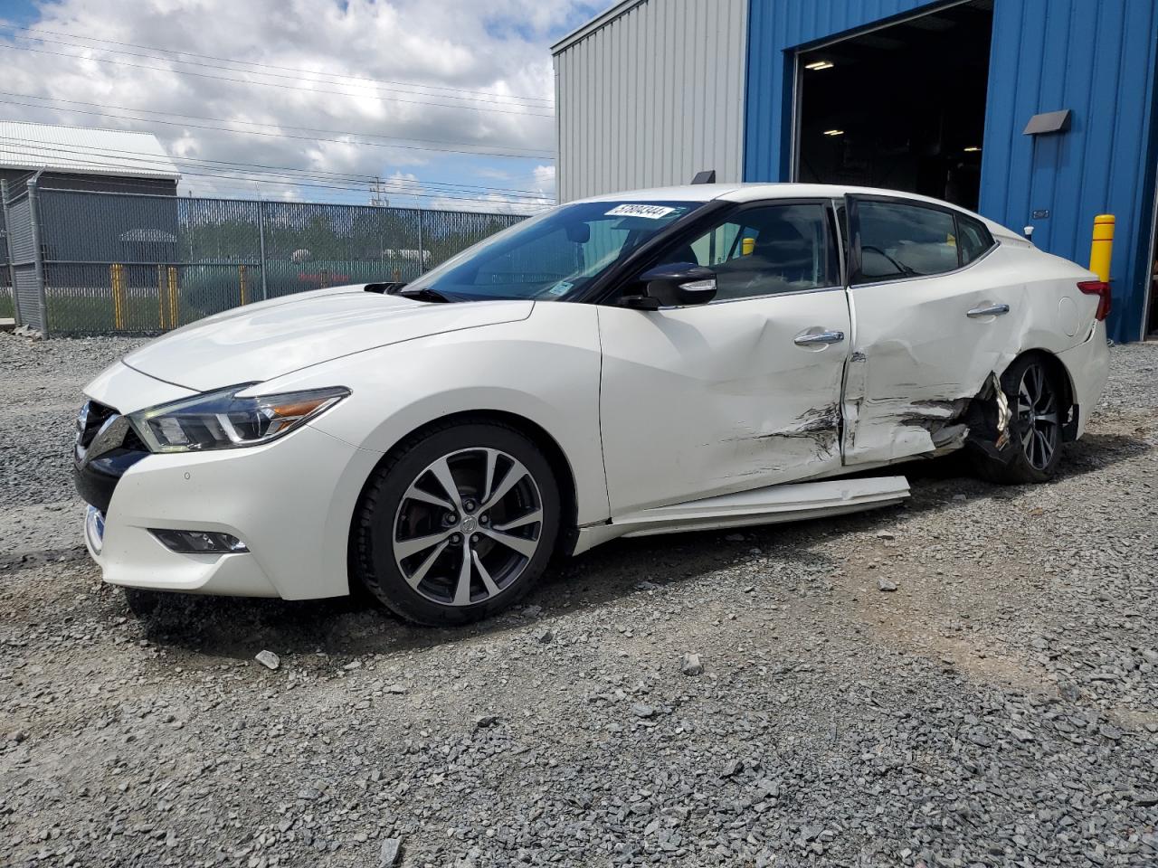NISSAN MAXIMA 2016