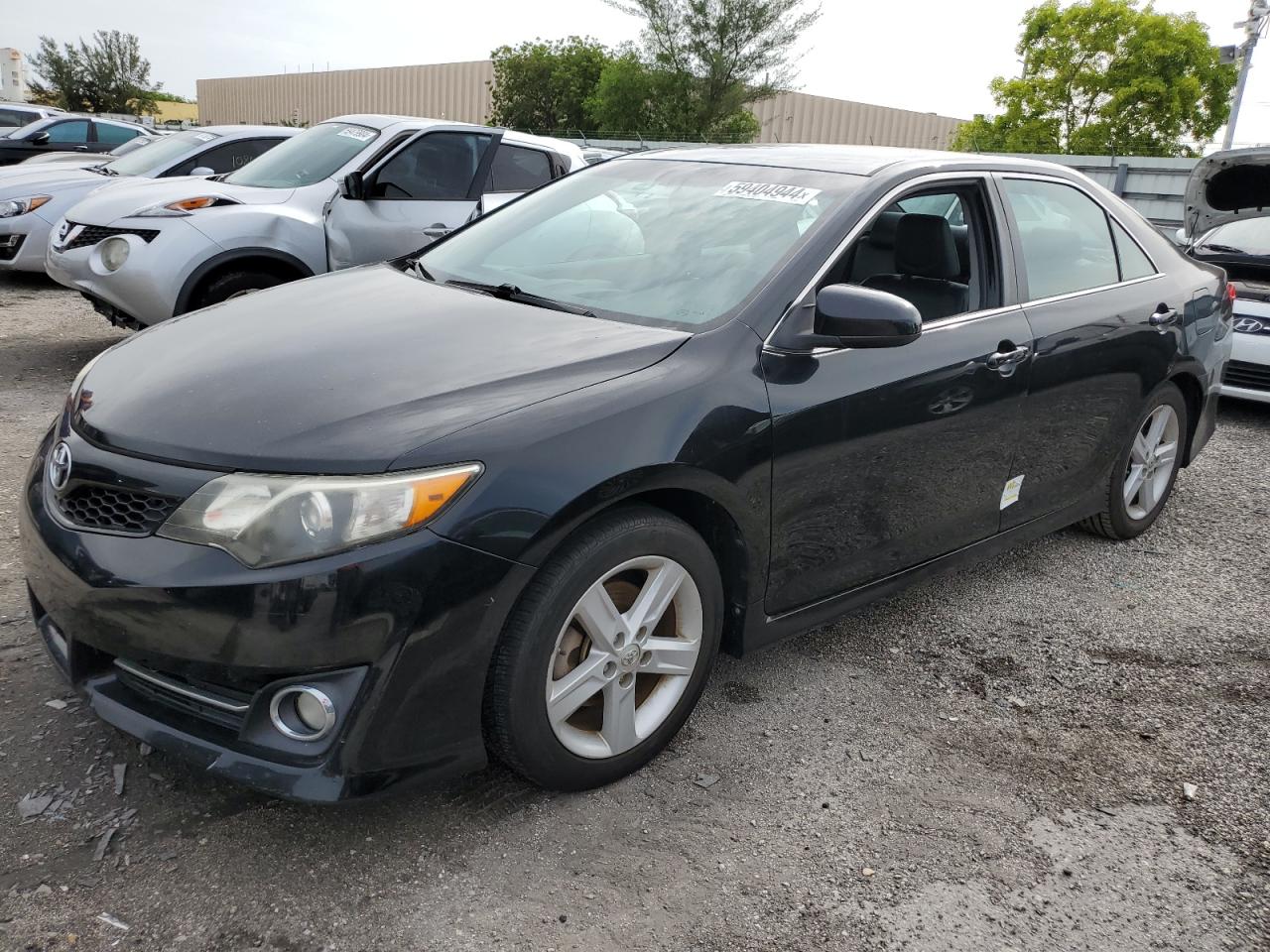 TOYOTA CAMRY 2014