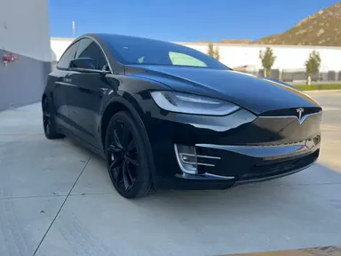 Tesla Model X 2021