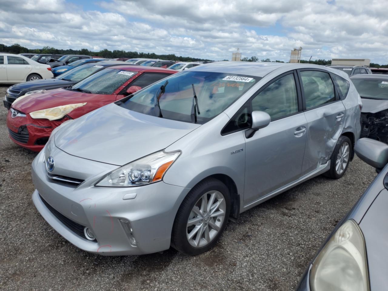 TOYOTA PRIUS V 2012