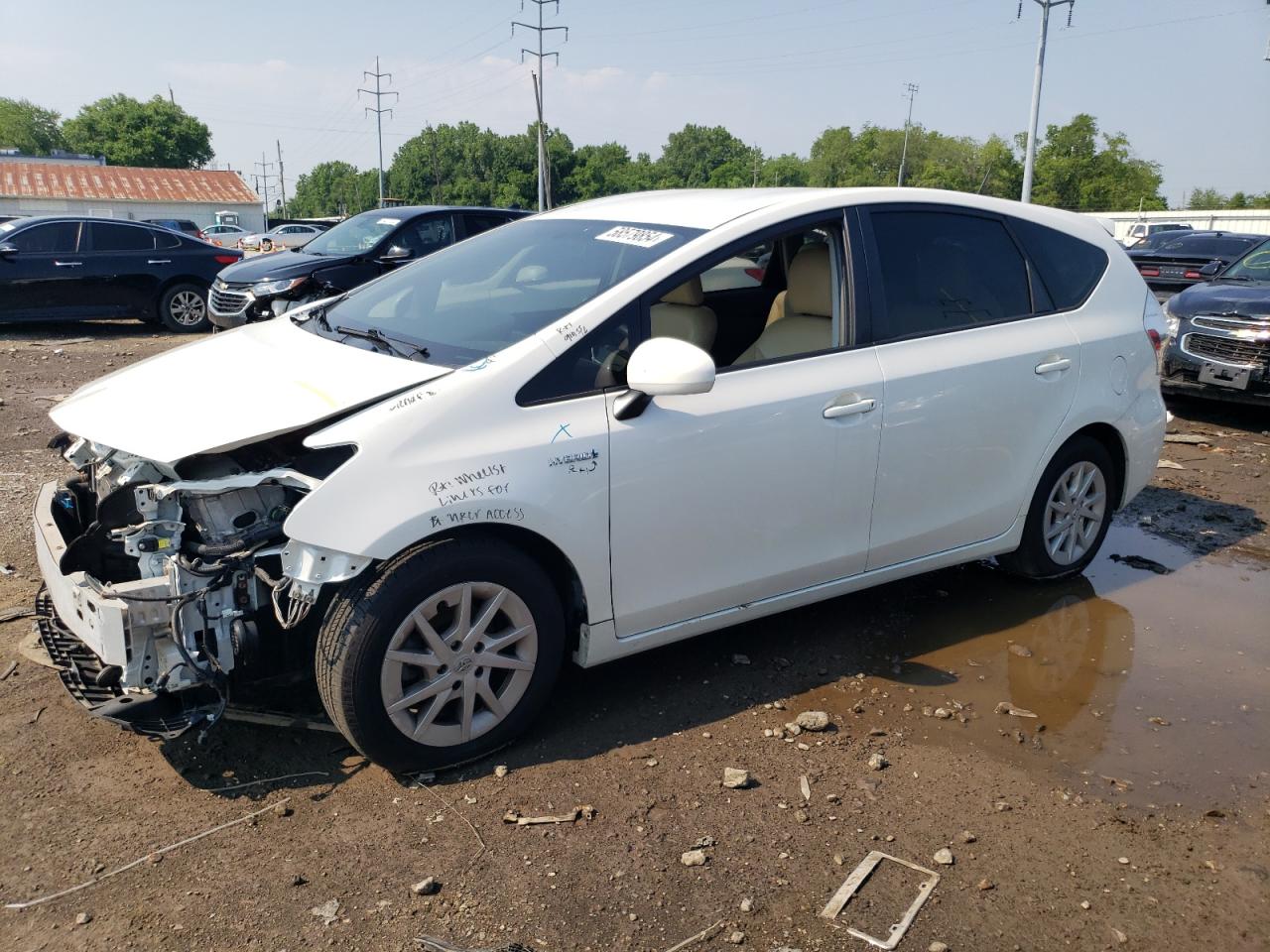 TOYOTA PRIUS V 2012