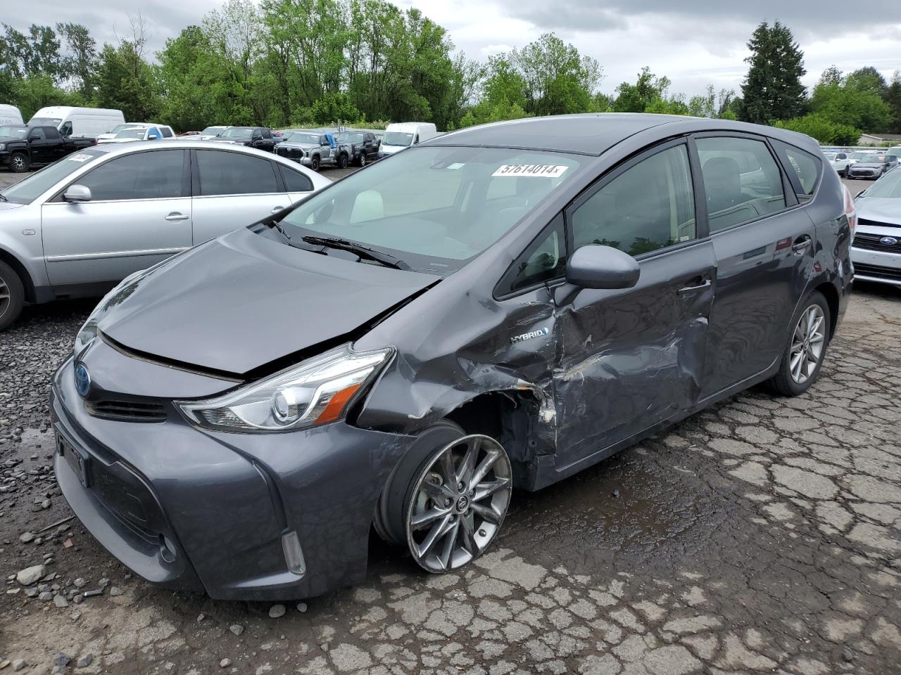 TOYOTA PRIUS V 2017