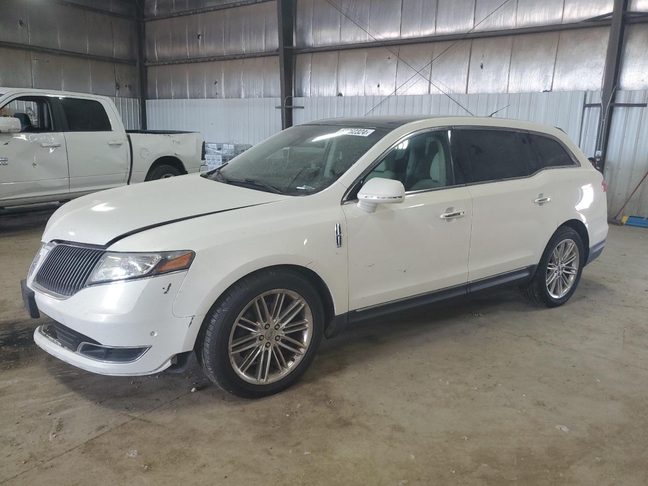 LINCOLN MKT 2013
