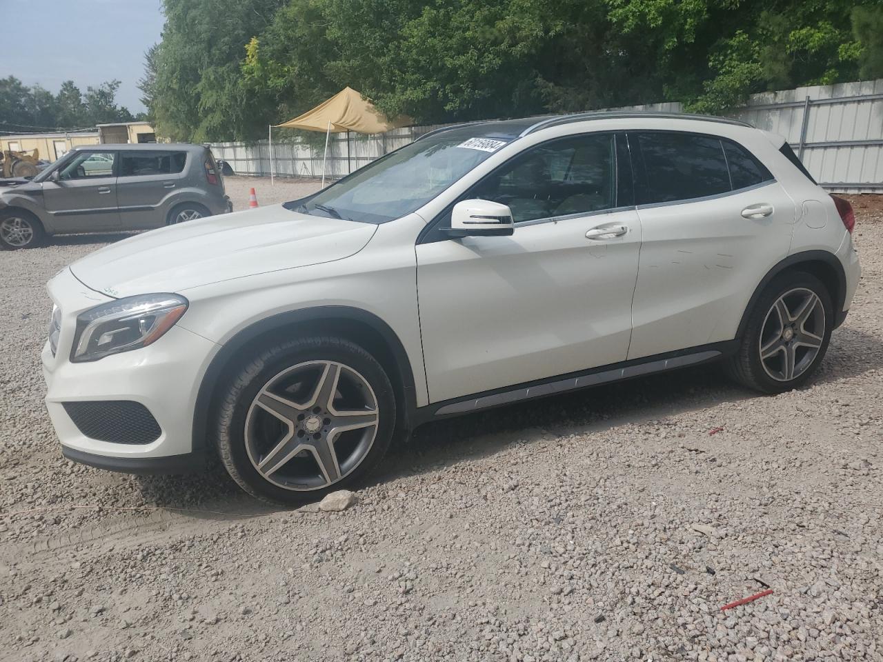 MERCEDES-BENZ GLA-CLASS 2015