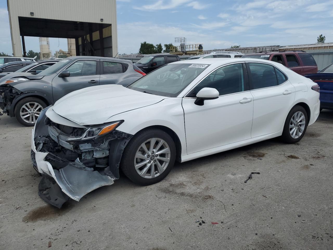 TOYOTA CAMRY LE 2021
