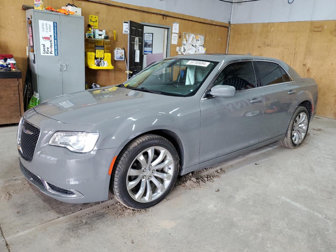 CHRYSLER 300 TOURIN 2018