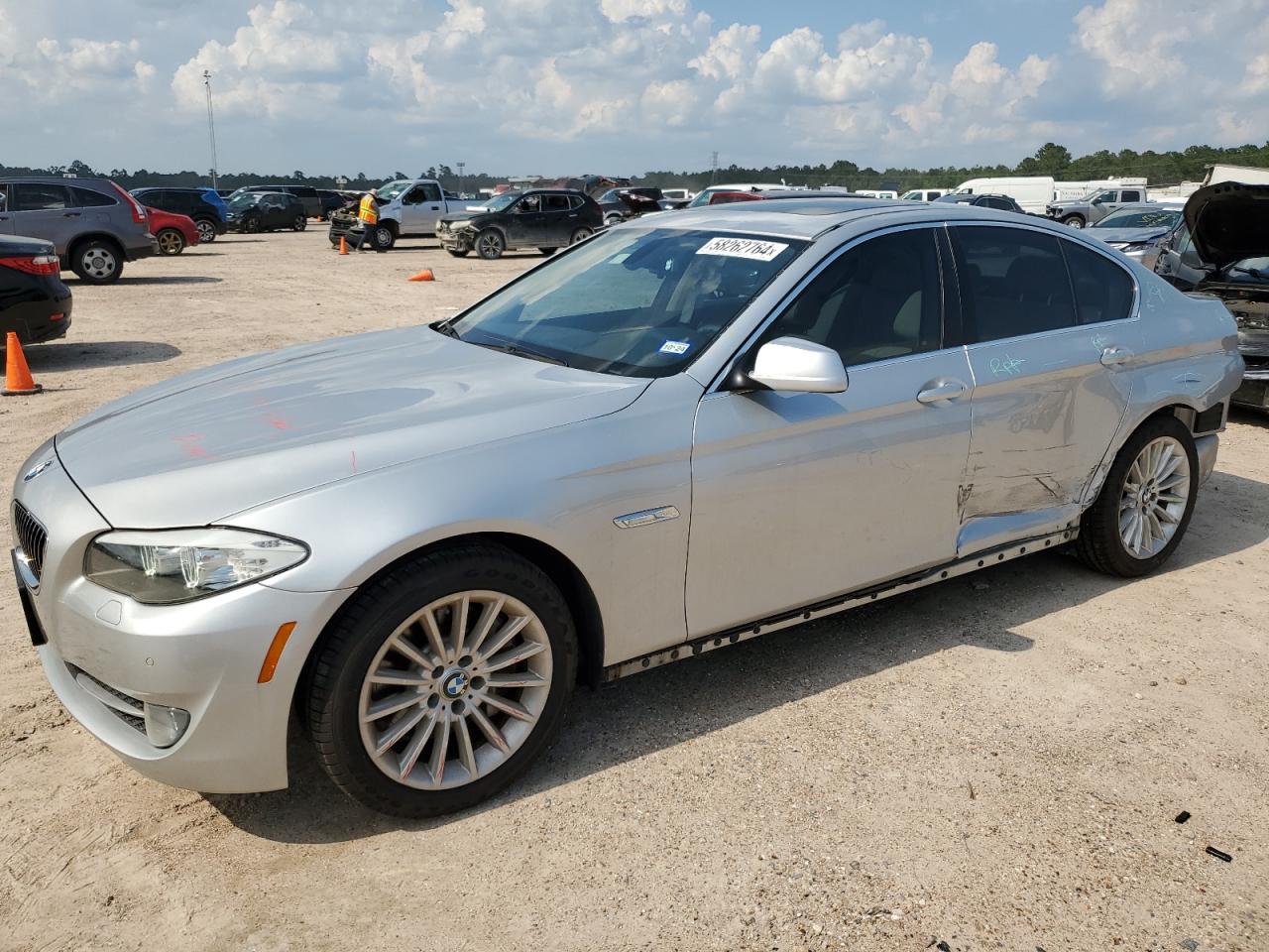 BMW 5 SERIES 2011