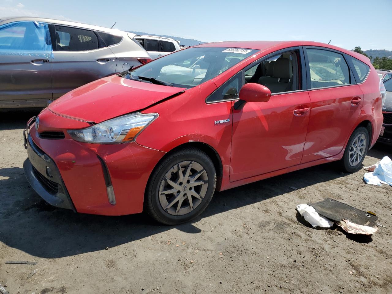 Toyota Prius v 2015