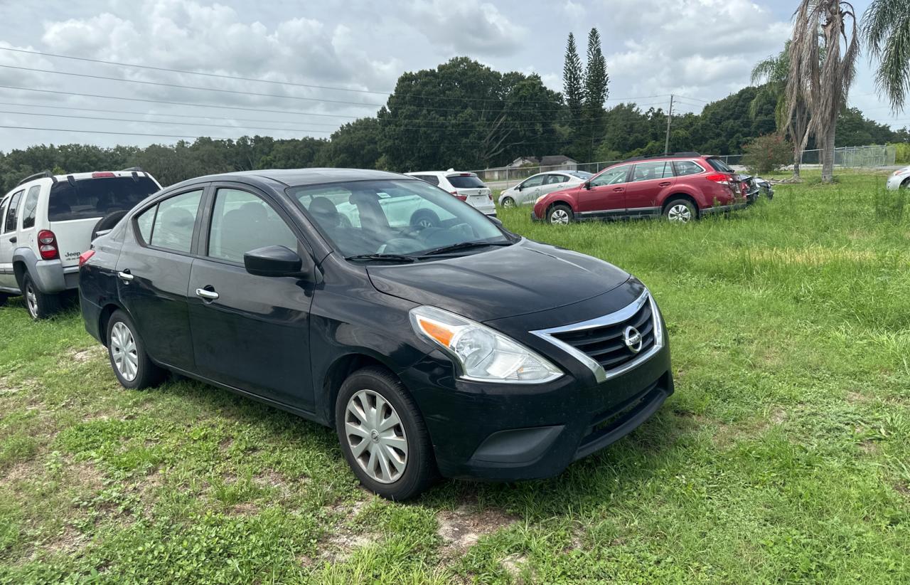 NISSAN VERSA 2017