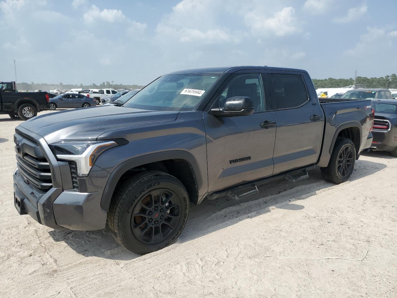 TOYOTA TUNDRA CRE 2023