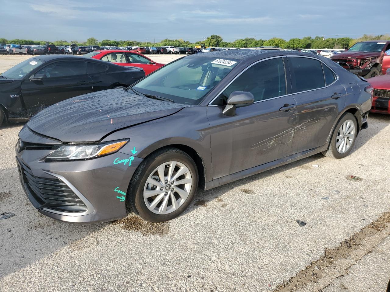 TOYOTA CAMRY LE 2024